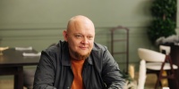 Интервью с Михаилом Стогниенко — о гастрономическом Петербурге, съемках с женой и Пьере Карбонара